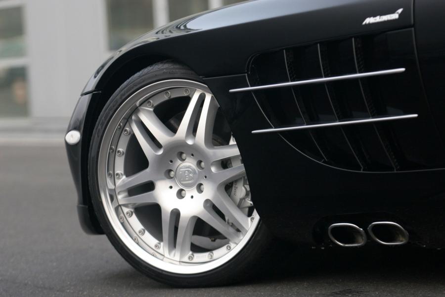  Mercedes-Benz SLR Mclaren by Brabus 2005 года  (фото 12 из 31)